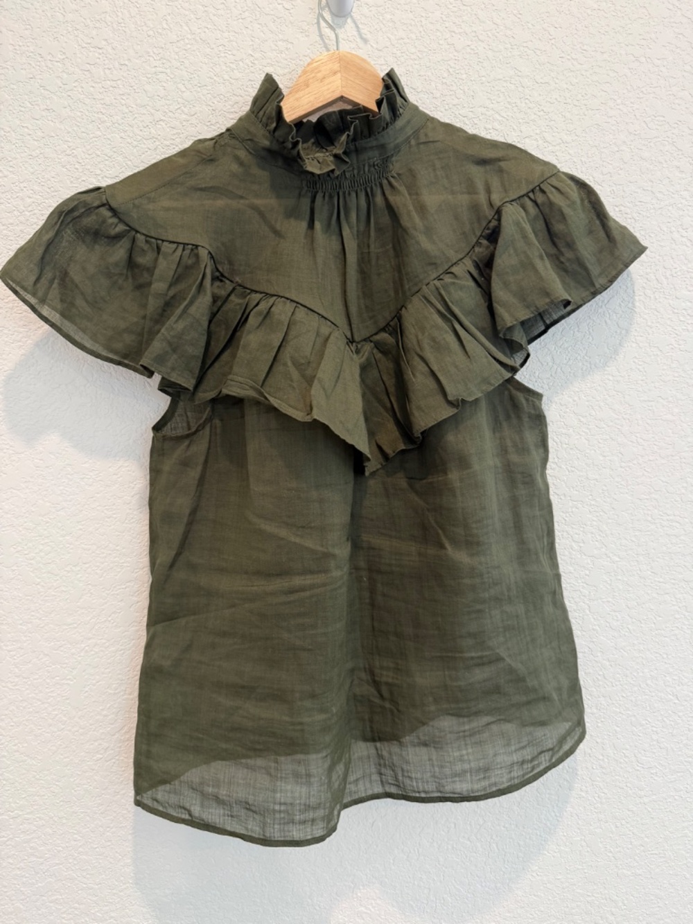 FRAME Denim Ruffle Top - Picture 2 of 5